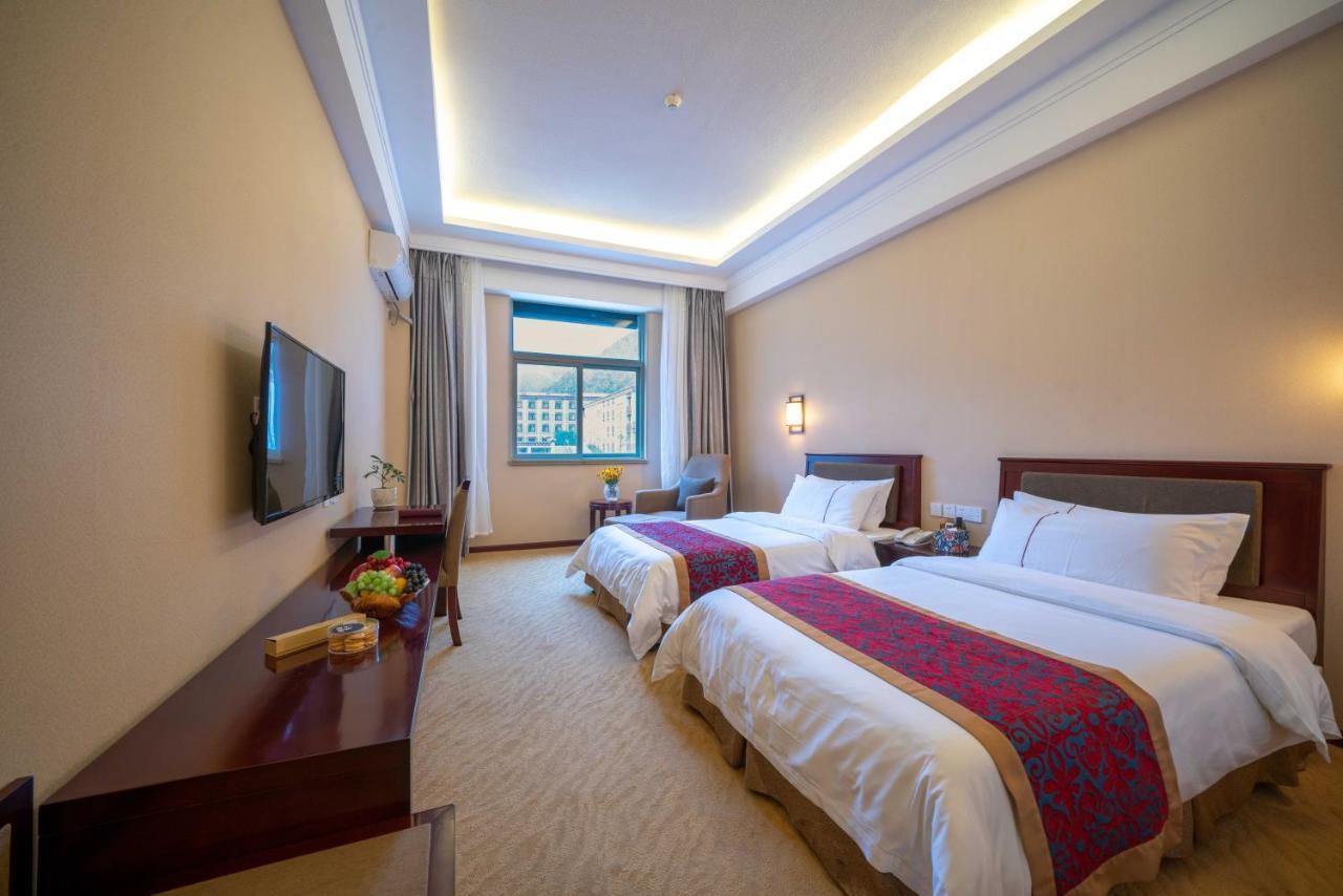 Ramada Encore Daocheng Yading Exterior foto